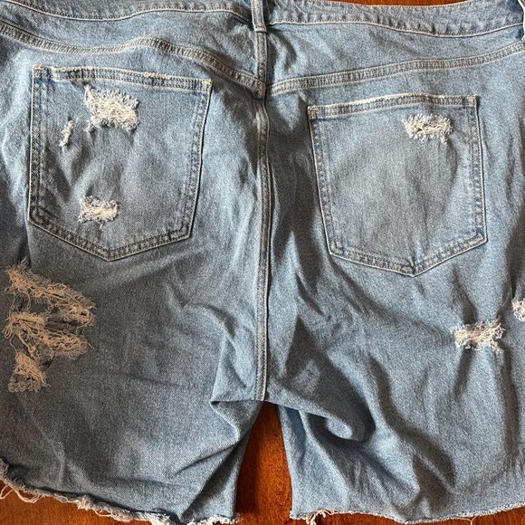 Torrid Button Fly Raw Hem Distressed Jean Shorts Size 20 - Picture 2 of 4